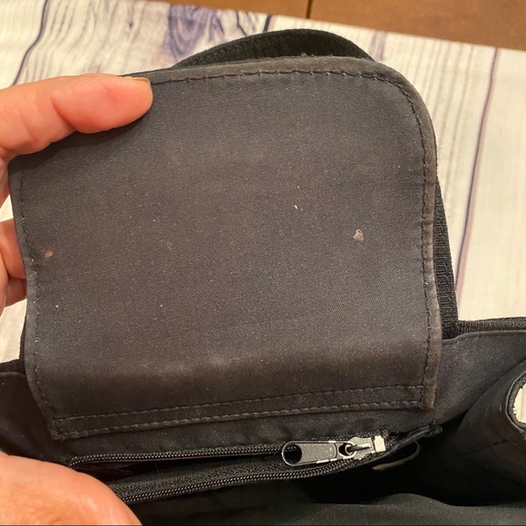 Petite Blk Structured, Textured Handbag - Picture 5 of 9